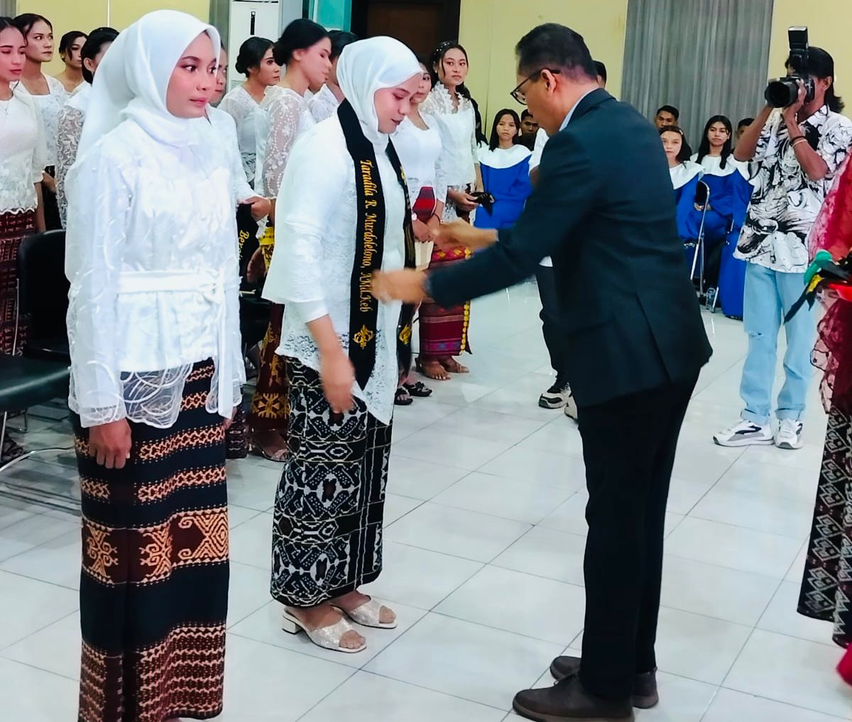 Poltekkes Kemenkes Kupang Gelar Yudisium dan Sumpah Profesi Prodi Kebidanan dan Prodi Gizi 2025